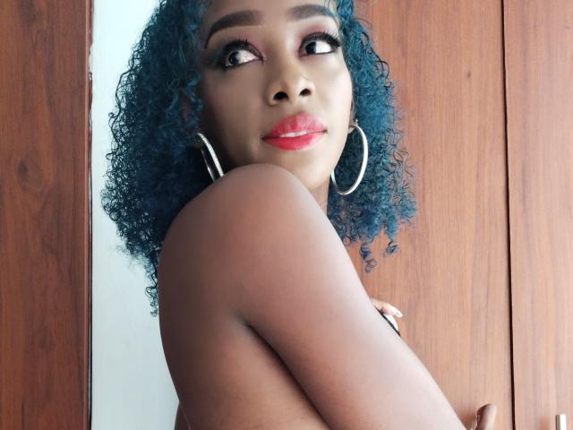 LarissaWilson - Live porn &amp; sex cam - 12857700