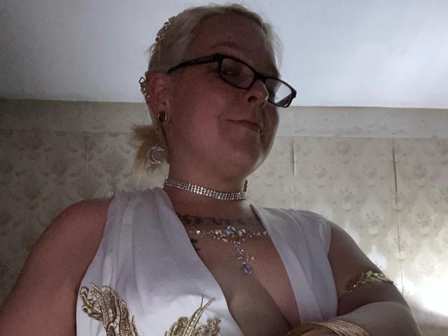 VixenKristelle - Live Sex Cam - 12926160