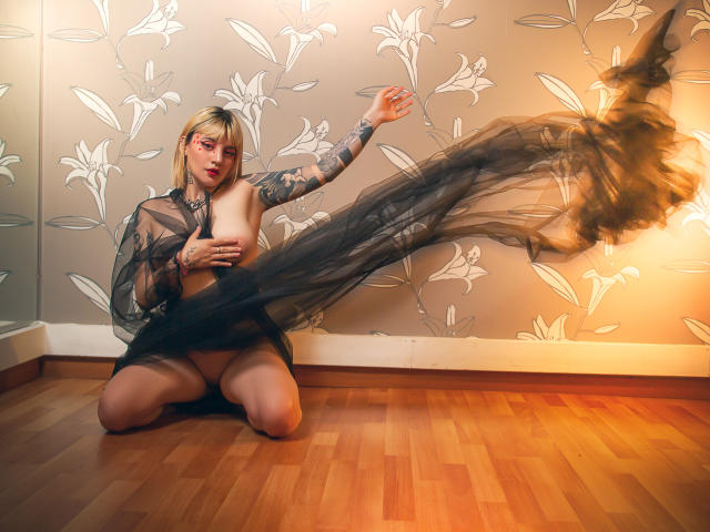 ZaraThompson - Live porn &amp; sex cam - 12933692