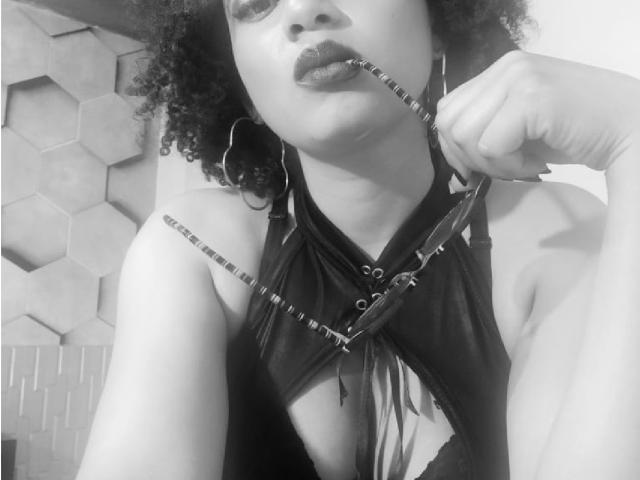 VioletaSwitch - פורנו בשידור חי ומצלמת סקס - 12994036