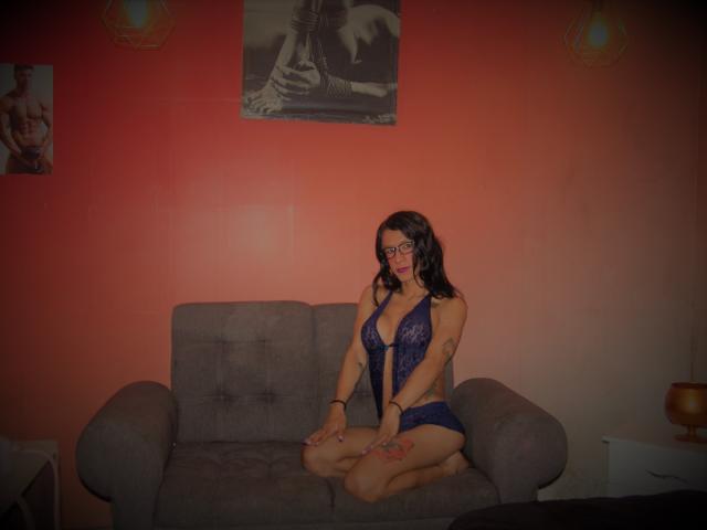 Daslyroze69 - сексуальная веб-камера в реальном времени - 12995548