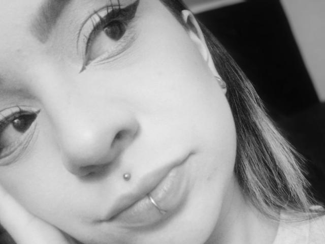 ZoeThompson - сексуальная веб-камера в реальном времени - 13004116