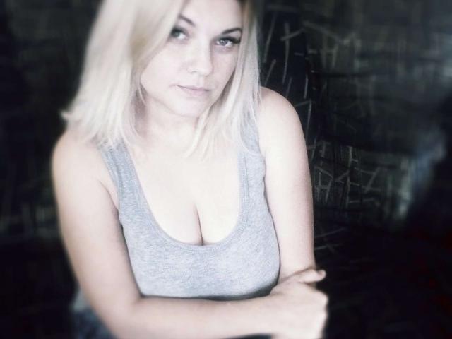 AdrianaWonder - Live sexe cam - 13034788
