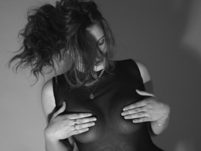 AlesyaDrons - Sexe cam en vivo - 13056936