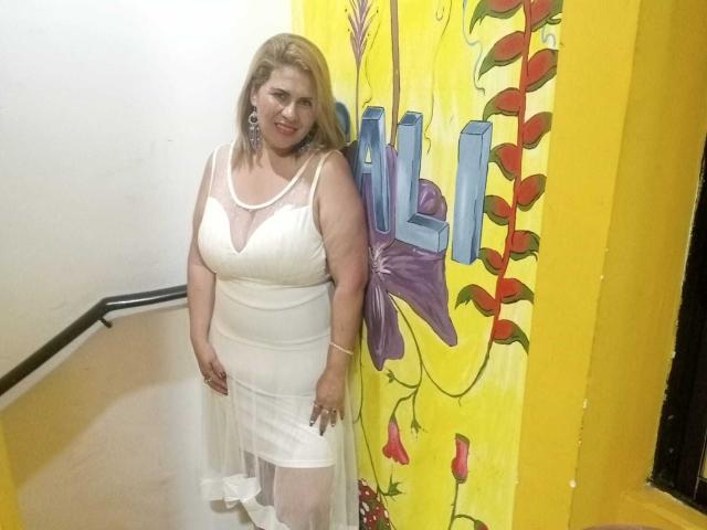 LesbianCurvy - Sexe cam en vivo - 13059568