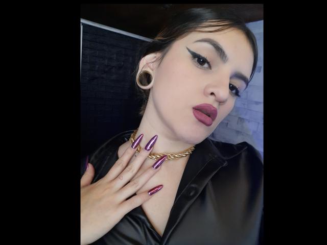 FiorellaStrong - Live porn &amp; sex cam - 13065152