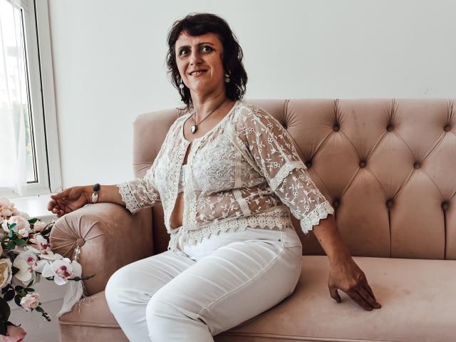 KamilaDelfi - Élő pornó és szexkamera - 13079216