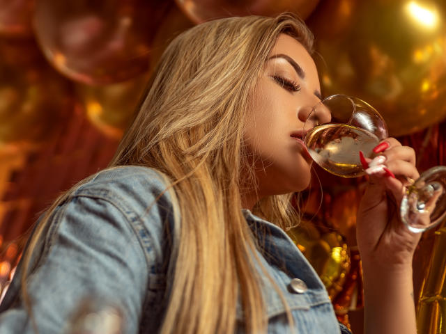 DaniellaSpinelly - Live Sex Cam - 13154156