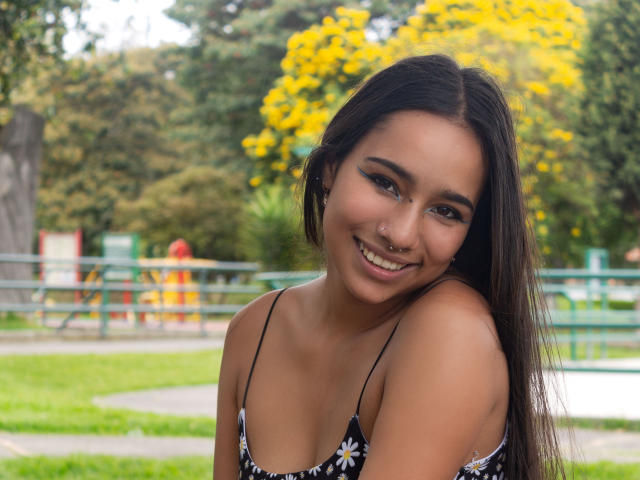 CharlotteWilliams - Live sex cam - 13171292