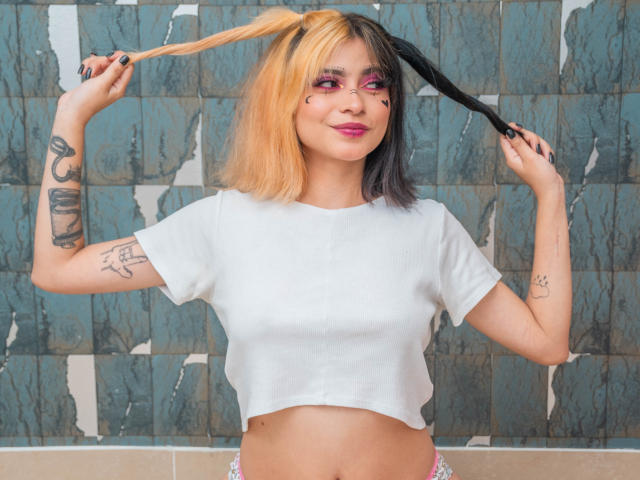 CherryWingx - Live sex cam - 13193496