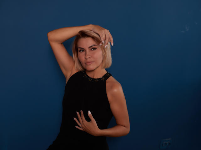 LindaBrowny - Live sex cam - 13194740