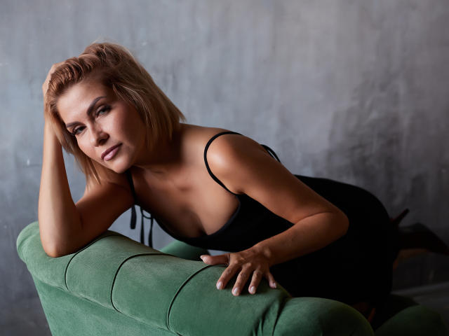 LindaBrowny - Sexe cam en vivo - 13194836