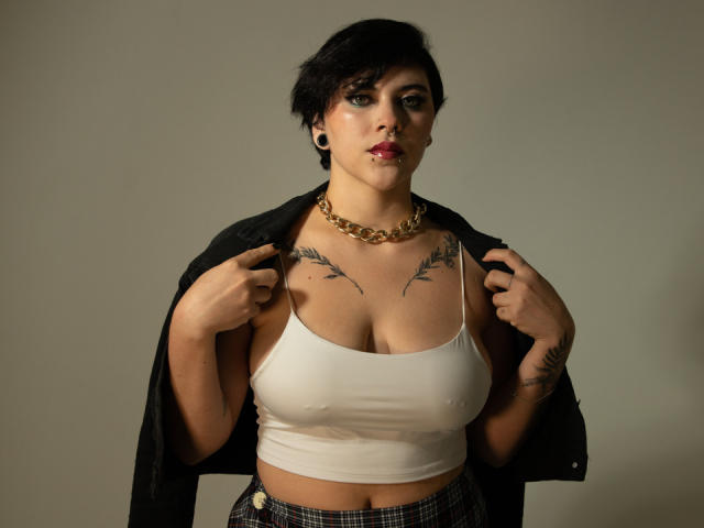 MissCharlottte - Live sex cam - 13221964