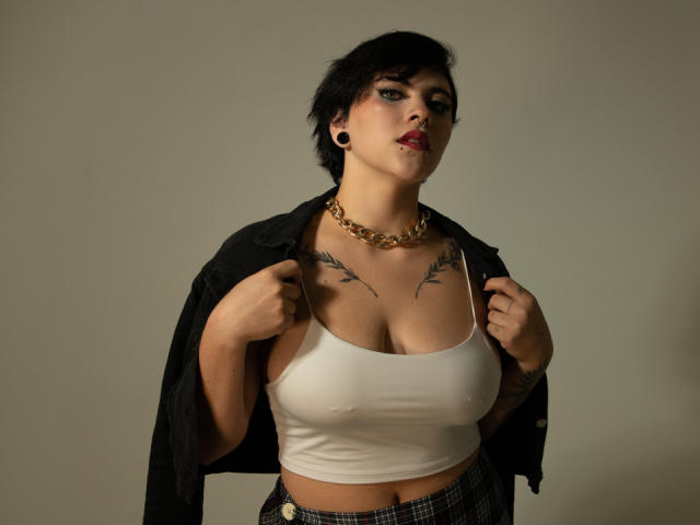 MissCharlottte - Live sex cam - 13221972