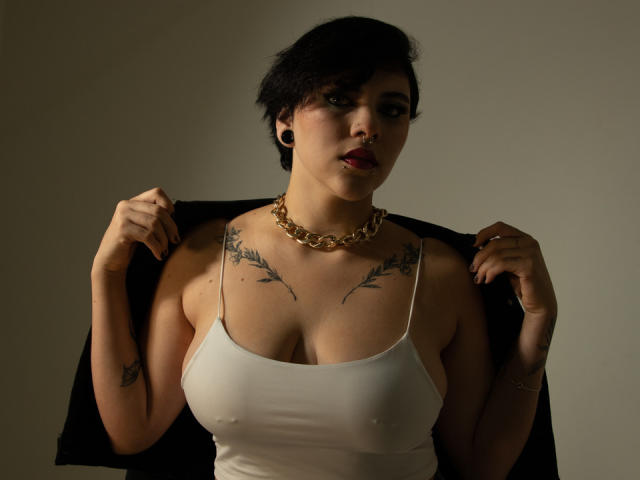 MissCharlottte - Live sexe cam - 13222004