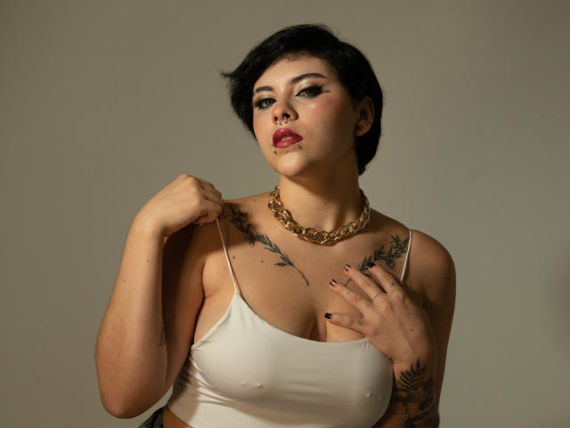 MissCharlottte - Live porn &amp; sex cam - 13222064