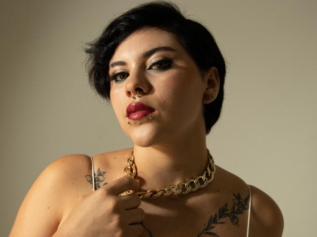 MissCharlottte - Live sex cam - 13222072