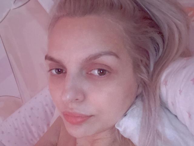 DouceAmelia - Live sex cam - 13228484