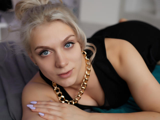 DebbieArdent - сексуальная веб-камера в реальном времени - 13230572