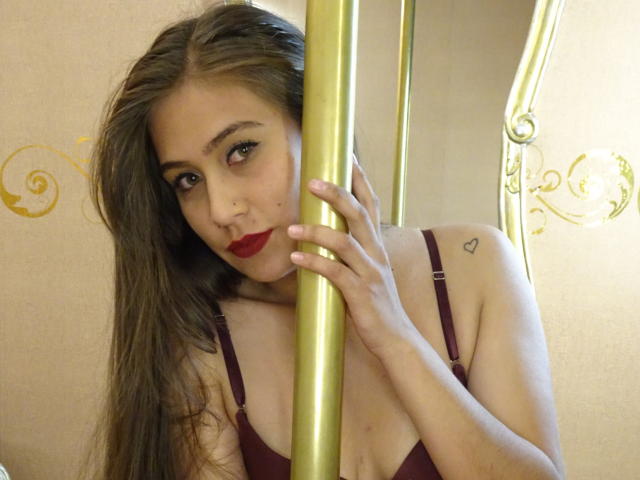 ChristalBuggati - Live porn &amp; sex cam - 13235880