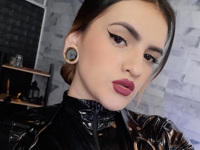 FiorellaStrong - Live porn &amp; sex cam - 13283104