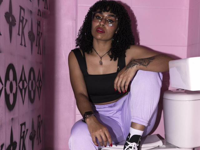 MacarenaWalker - сексуальная веб-камера в реальном времени - 13298696