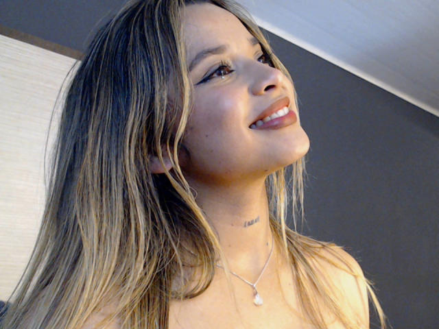 KateJolie - Live Sex Cam - 13339572