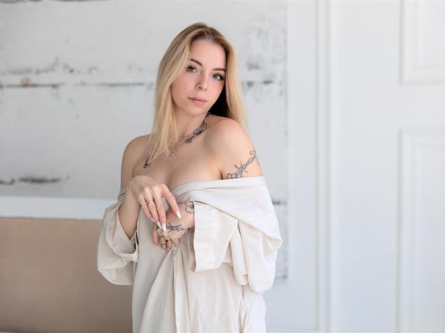 KiraMellton - Live sex cam - 13354720