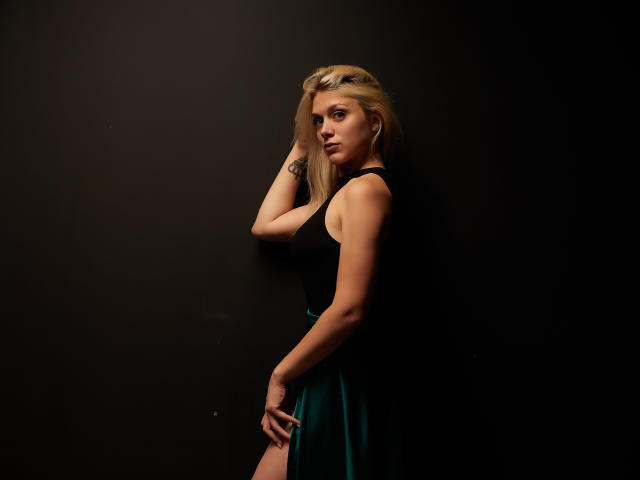 DebbieArdent - сексуальная веб-камера в реальном времени - 13368848