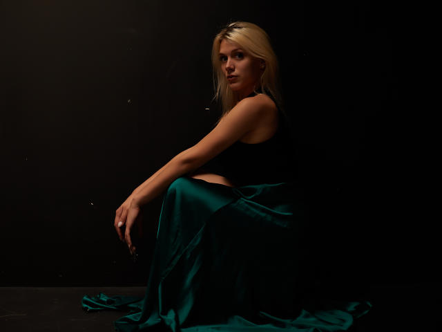 DebbieArdent - сексуальная веб-камера в реальном времени - 13368876