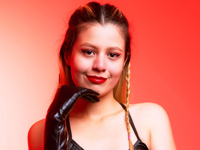 EmiilyRogers - Live porn &amp; sex cam - 13390988