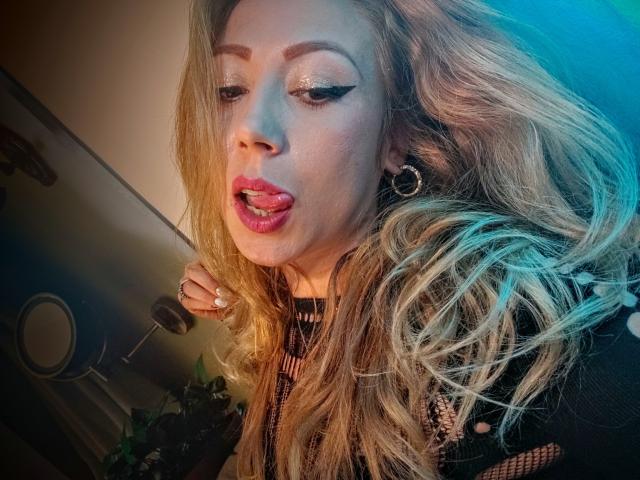 KhrystineBrulant - 라이브 포르노 &amp; 섹스 캠 - 13409264