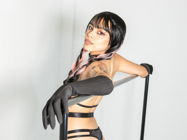 MissTomie - Live sexe cam - 13424420