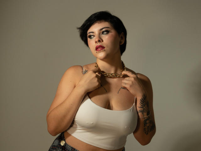 MissCharlottte - Live sex cam - 13424772