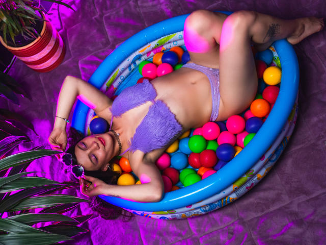 CandyWee69 - сексуальная веб-камера в реальном времени - 13425556