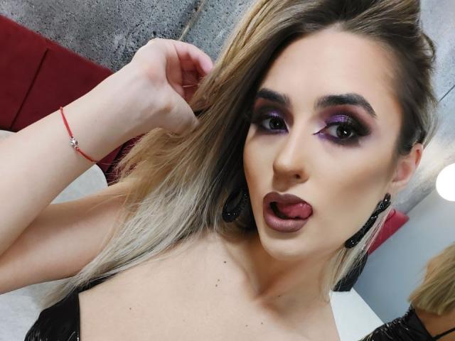 LoraDevine - Live porn &amp; sex cam - 13440388
