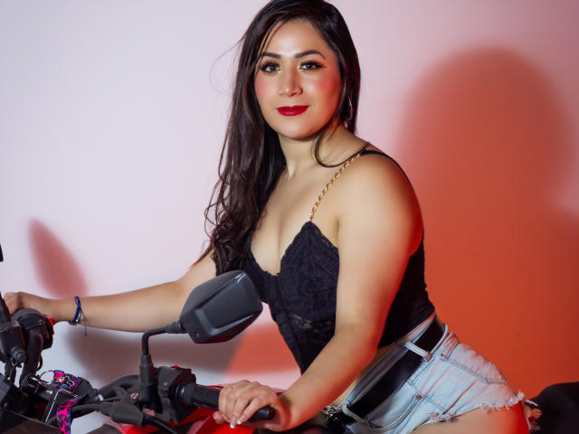 EvelynRus - Camera khiêu dâm &amp; quyến rũ trực tiếp - 13453724