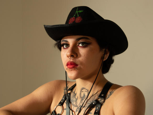 MissCharlottte - Live sexe cam - 13463300