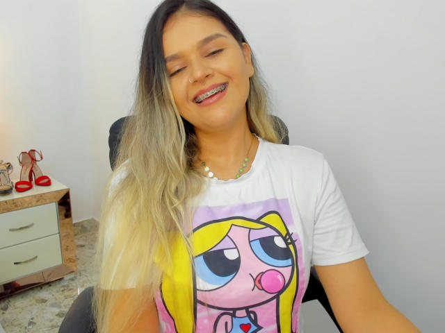 ValerieStone - Camera khiêu dâm &amp; quyến rũ trực tiếp - 13485540