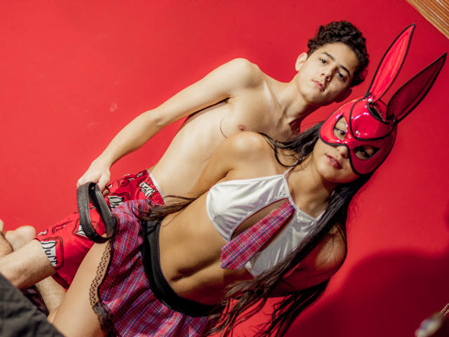 ZackandMaddy - Live porn &amp; sex cam - 13543896