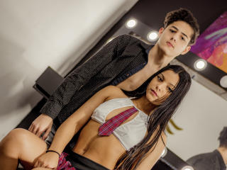 ZackandMaddy - Live sex cam - 13543940