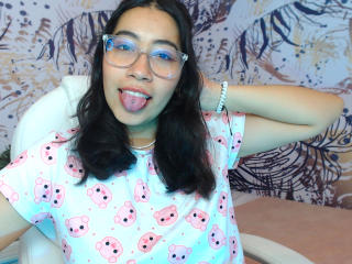 EmilyMyers - сексуальная веб-камера в реальном времени - 13556136