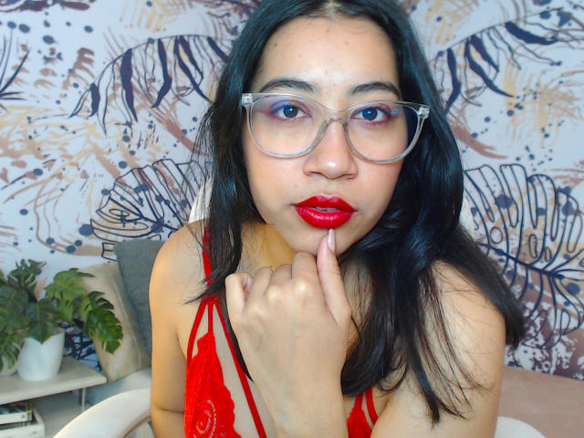 EmilyMyers - сексуальная веб-камера в реальном времени - 13580244