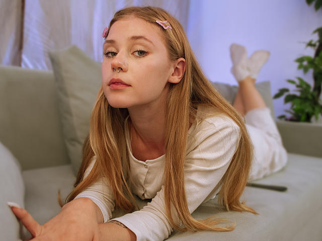 LollipopSpinner - Live sex cam - 13616936