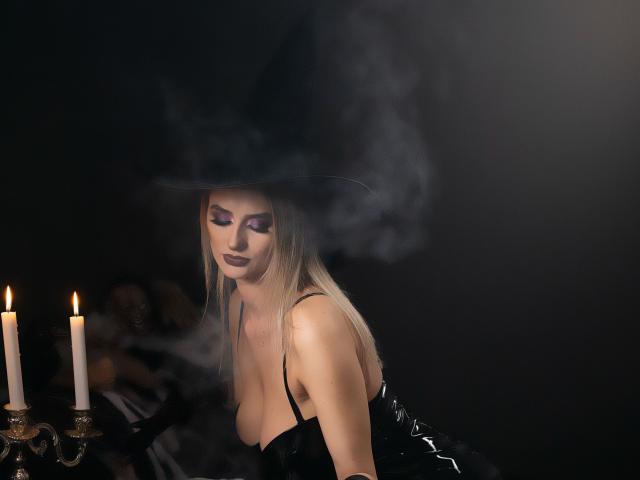 LoraDevine - Live porn &amp; sex cam - 13622232