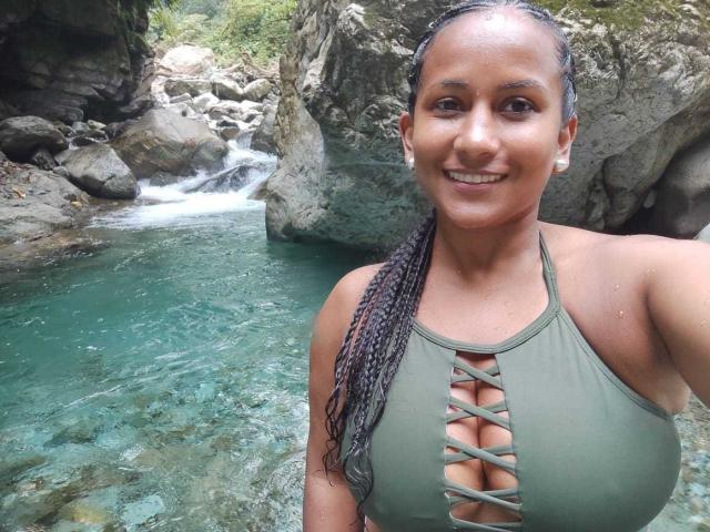 YiyaHot69 - Live porn &amp; sex cam - 13627408