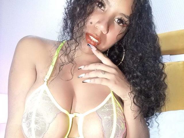 SerenaWillow - сексуальная веб-камера в реальном времени - 13629092