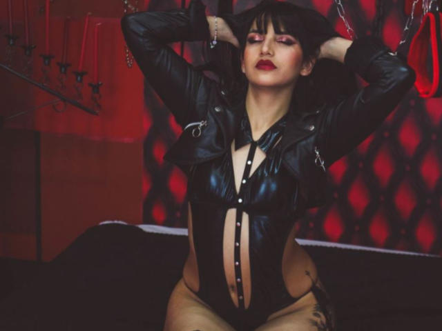 GiulianaRedsinful - Live sexe cam - 13646556
