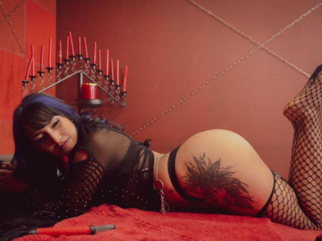 GiulianaRedsinful - Sexe cam en vivo - 13646576