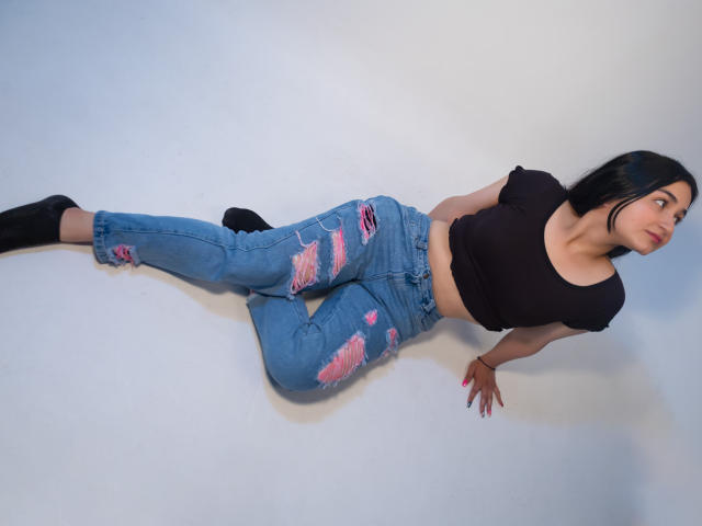 MiaCollinss - Live porn &amp; sex cam - 13649700